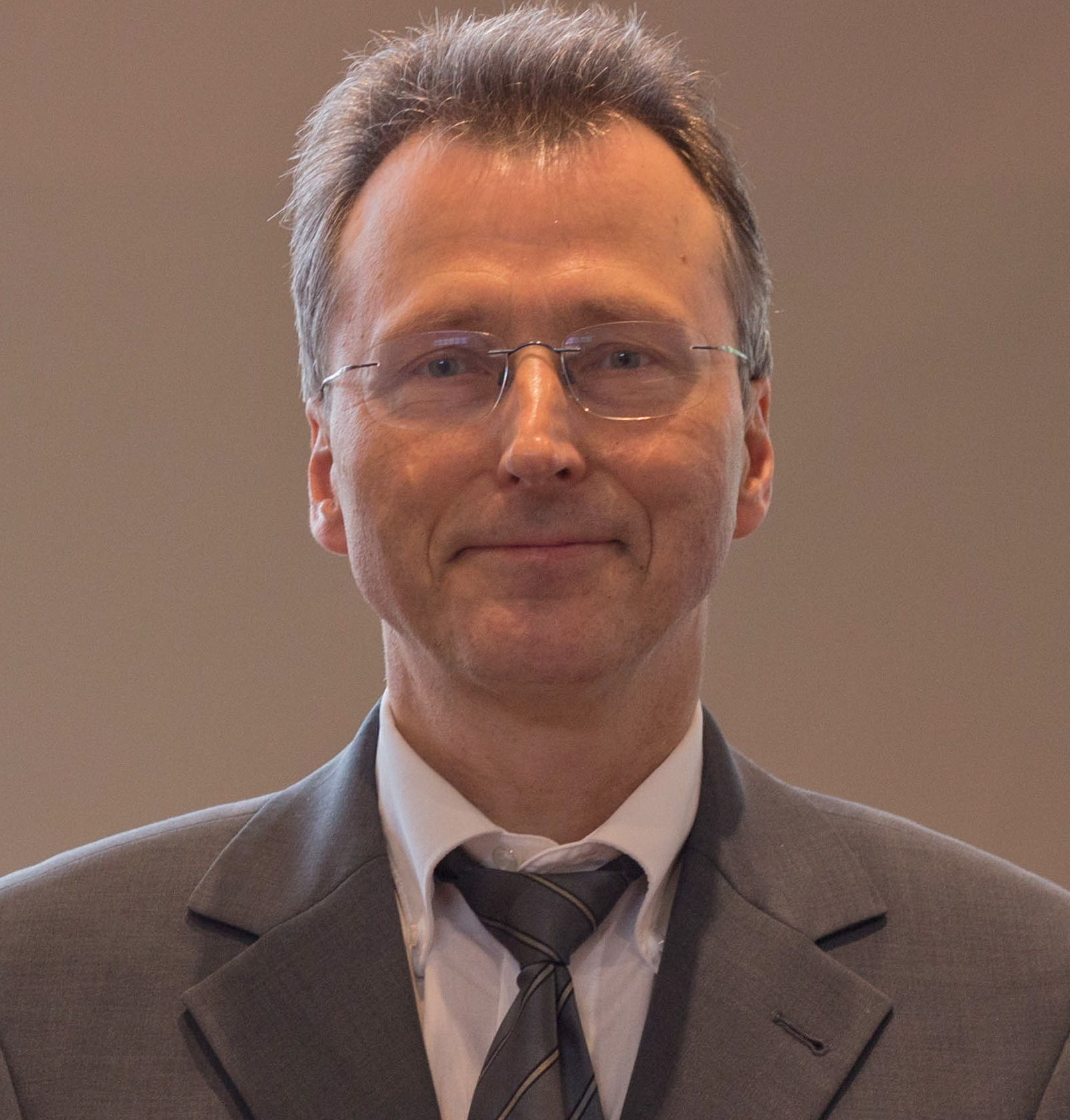 prof. dr. DMKH Grube, MA